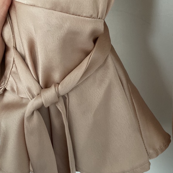 Nude/champagne Satin top, size 6 - Picture 11 of 11